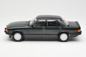 Ford Granada Mk2 2.8 Injection Tmavá Zelená MCG 1:18 MCG18263 Kov – obrázok 3 z 6