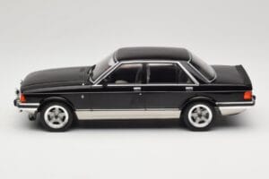 Ford Granada Mk2 2.8 Injection Gray Metallic MCG 1:18 MCG18536 Kov – obrázok 3 z 6