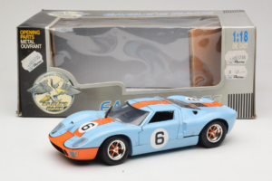 Ford GT40 Gulf #6 J. Ickx / J. Oliver 24 Hours of Le Mans 1969 Eagles Race 1:18 300600 Kov – obrázok 8 z 8