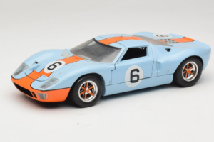 Ford GT40 Gulf #6 J. Ickx / J. Oliver 24 Hours of Le Mans 1969 Revell 1:18 48824 Kov