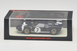 Ford GT40 Mk I #7 B. Bondurant / U. Maglioli 24 Hours of Le Mans 1965 Spark 1:43 S4536 Živica – obrázok 4 z 4