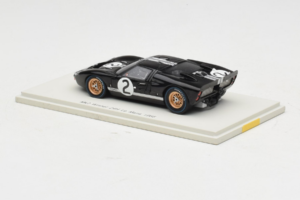 Ford GT40 Mk II #2 B. McLaren / C. Amon Shelby American Winner 24 Hours of Le Mans 1966 Spark 1:43 43LM66-O1 Živica – obrázok 3 z 4