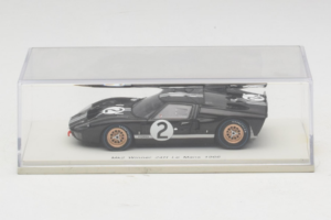 Ford GT40 Mk II #2 B. McLaren / C. Amon Shelby American Winner 24 Hours of Le Mans 1966 Spark 1:43 43LM66-O1 Živica – obrázok 4 z 4