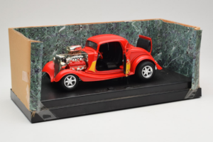 Ford High Tech Červený s Plameňom American Muscle 1:18 7726 Kov – obrázok 2 z 4