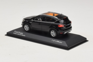 Ford Kuga Black Metallic Minichamps 1:43 400087202 Kov – obrázok 3 z 4