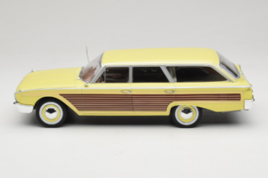 Ford Country Squire Žltý MCG 1:18 MCG18048 Kov – obrázok 3 z 6