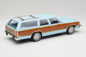 Ford LTD Country Squire Charlie's Angels Movie GreenLight 1:18 19066 Kov – obrázok 3 z 8