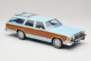 Ford LTD Country Squire Charlie's Angels Movie GreenLight 1:18 19066 Kov – obrázok 6 z 8