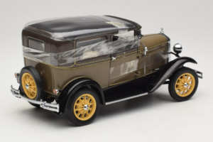 Ford Model A Tudor Chicle Drab Motor City 1:18 41003 Kov – obrázok 2 z 6