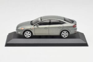 Ford Mondeo Mk3 Sedan Šedý Metallic Minichamps 1:43 IND403086003 Kov