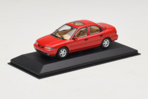 Ford Mondeo Mk1 Sedan Červený Minichamps 1:43 82000 Kov – obrázok 2 z 4