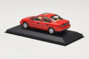 Ford Mondeo Mk1 Sedan Červený Minichamps 1:43 82000 Kov – obrázok 3 z 4
