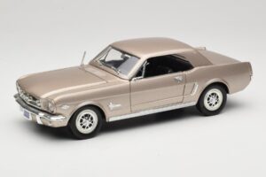 Ford Mustang 1964 1/2 Strieborný Mira 1:18 6127 Kov