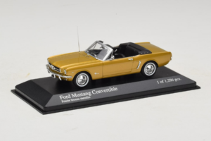 Ford Mustang Kabriolet Zlatý Minichamps 1:43 400082432 Kov – obrázok 2 z 4