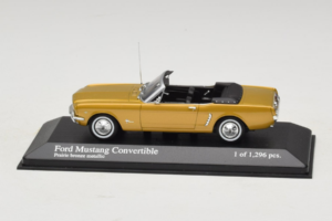 Ford Mustang Kabriolet Zlatý Minichamps 1:43 400082432 Kov