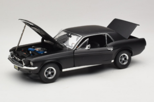 Ford Mustang Creed Movie GreenLight 1:18 13611 Kov – obrázok 2 z 8