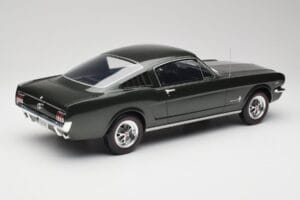 Ford Mustang Fastback Ivy Green Otto 1:12 G079 Živica – obrázok 2 z 6