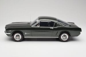 Ford Mustang Fastback Ivy Green Otto 1:12 G079 Živica – obrázok 3 z 6