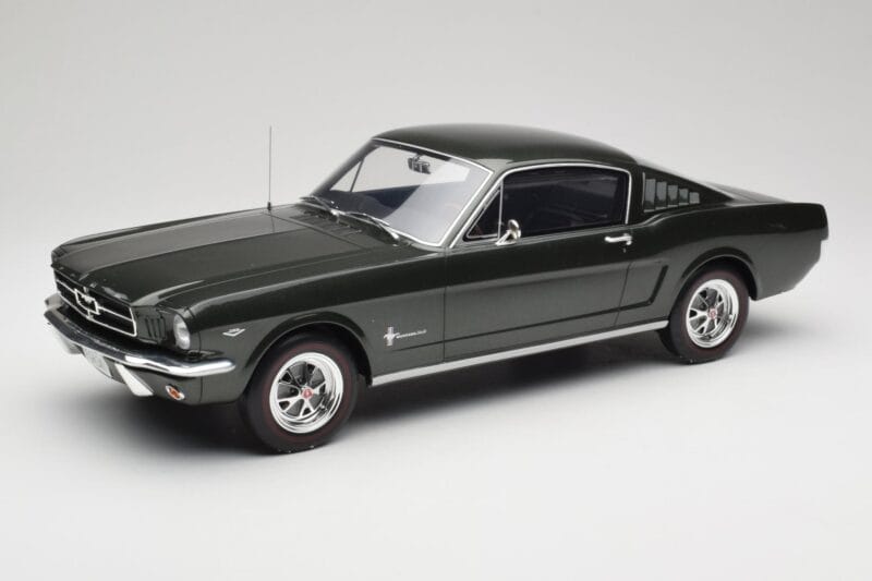 Ford Mustang Fastback Ivy Green Otto 1:12 G079 Živica