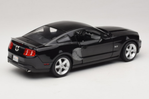 Ford Mustang GT Čierny Drive Movie GreenLight 1:18 13609 Kov – obrázok 3 z 8