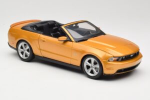 Ford Mustang GT S197 Kabriolet Zlatý Maisto 1:18 31158 Kov – obrázok 5 z 7