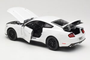 Ford Mustang GT S550 Biely Maisto 1:18 31197 Kov – obrázok 5 z 8