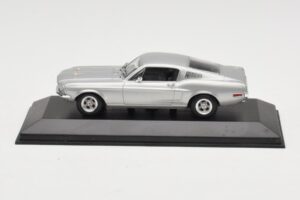 Ford Mustang GT Strieborný Minichamps 1:43 FORD001 Kov