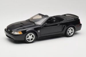 Ford Mustang GT SN95 Kabriolet Čierny Maisto 1:18 50328 Kov