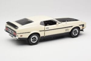 Ford Mustang Mach 1 Biely Sun Star 1:18 3602 Kov – obrázok 3 z 8