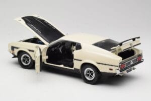 Ford Mustang Mach 1 Biely Sun Star 1:18 3602 Kov – obrázok 5 z 8