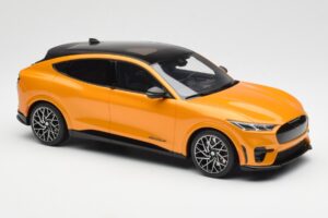 Ford Mustang Mach-E GT Performance Cyber Oranžový Otto 1:18 OT983 Živica – obrázok 4 z 6