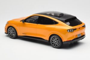 Ford Mustang Mach-E GT Performance Cyber Oranžový Otto 1:18 OT983 Živica – obrázok 5 z 6