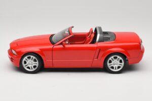 Ford Mustang S197 GT Kabriolet Červený Beanstalk Group 1:18 FOR10016R Kov – obrázok 4 z 8