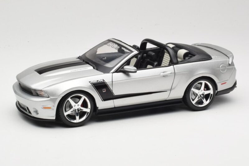 Ford Mustang S197 Roush 427R Kabriolet Strieborný Maisto 1:18 31669 Kov