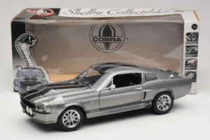 Ford Mustang Shelby GT500 Eleanor Shelby Collectibles 1:18 9081 Kov – obrázok 8 z 8