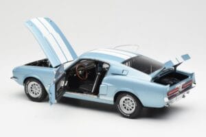 Ford Mustang Shelby GT500 Svetlomodrý Metalický S Bielymi Pruhmi AUTOart 1:18 72907 Kov – obrázok 5 z 8