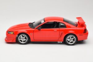 Ford Mustang SVT Cobra R SN95 Červený Maisto 1:18 531872 Kov – obrázok 4 z 8
