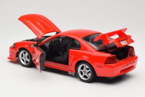 Ford Mustang SVT Cobra R SN95 Červený Maisto 1:18 531872 Kov – obrázok 5 z 8