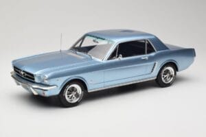 Ford Mustang V8 Hardtop Pony GT Silver Blue GT Spirit 1:12 G089 Živica