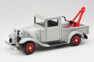 Ford Pick-Up Wrecker Šedý Road Signature 1:18 92257 Kov
