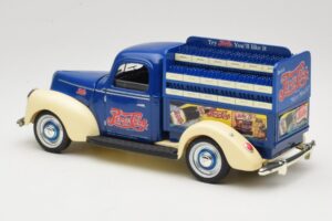 Ford Pepsi-Cola Replica Golden Wheel 1:18 PF351 Kov – obrázok 7 z 8