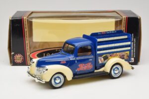 Ford Pepsi-Cola Replica Golden Wheel 1:18 PF351 Kov – obrázok 8 z 8