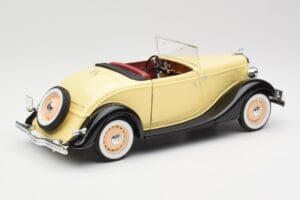 Ford Roadster Dearborn Yellow Solido 1:18 8008 Kov – obrázok 3 z 8