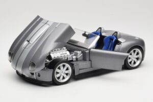 Shelby Cobra Kabriolet Grey Metallic Hot Wheels 1:18 G7220 Kov – obrázok 2 z 8