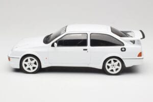 Ford Sierra RS Cosworth Biely IXO 1:18 18CMC121 Kov – obrázok 3 z 6