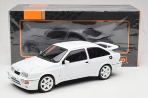 Ford Sierra RS Cosworth Biely IXO 1:18 18CMC121 Kov – obrázok 6 z 6