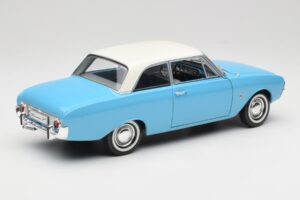 Ford Taunus 12M P1 Taunus Blue Revell 1:18 08880 Kov – obrázok 3 z 8