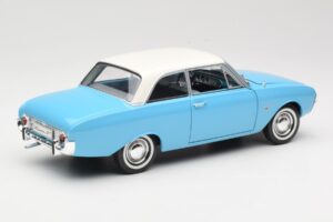 Ford Taunus 17M P2 Modrý Revell 1:18 08817 Kov – obrázok 3 z 8