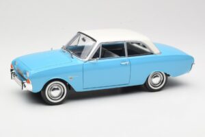 Ford Taunus 17M P2 Modrý Revell 1:18 08817 Kov
