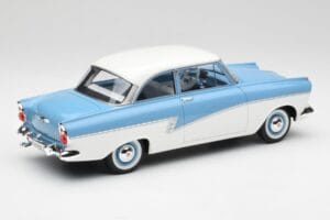 Ford Taunus 17M P2 Svetlomodrý & Biely BoS Models 1:18 BOS019 Kov – obrázok 2 z 6